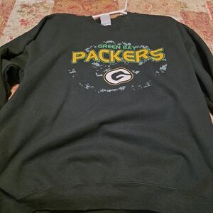 Team Apparel Green Bay Packers Green Sweater